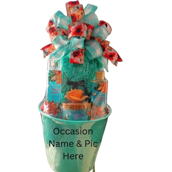 Floral Gift Basket with Bath Essentials